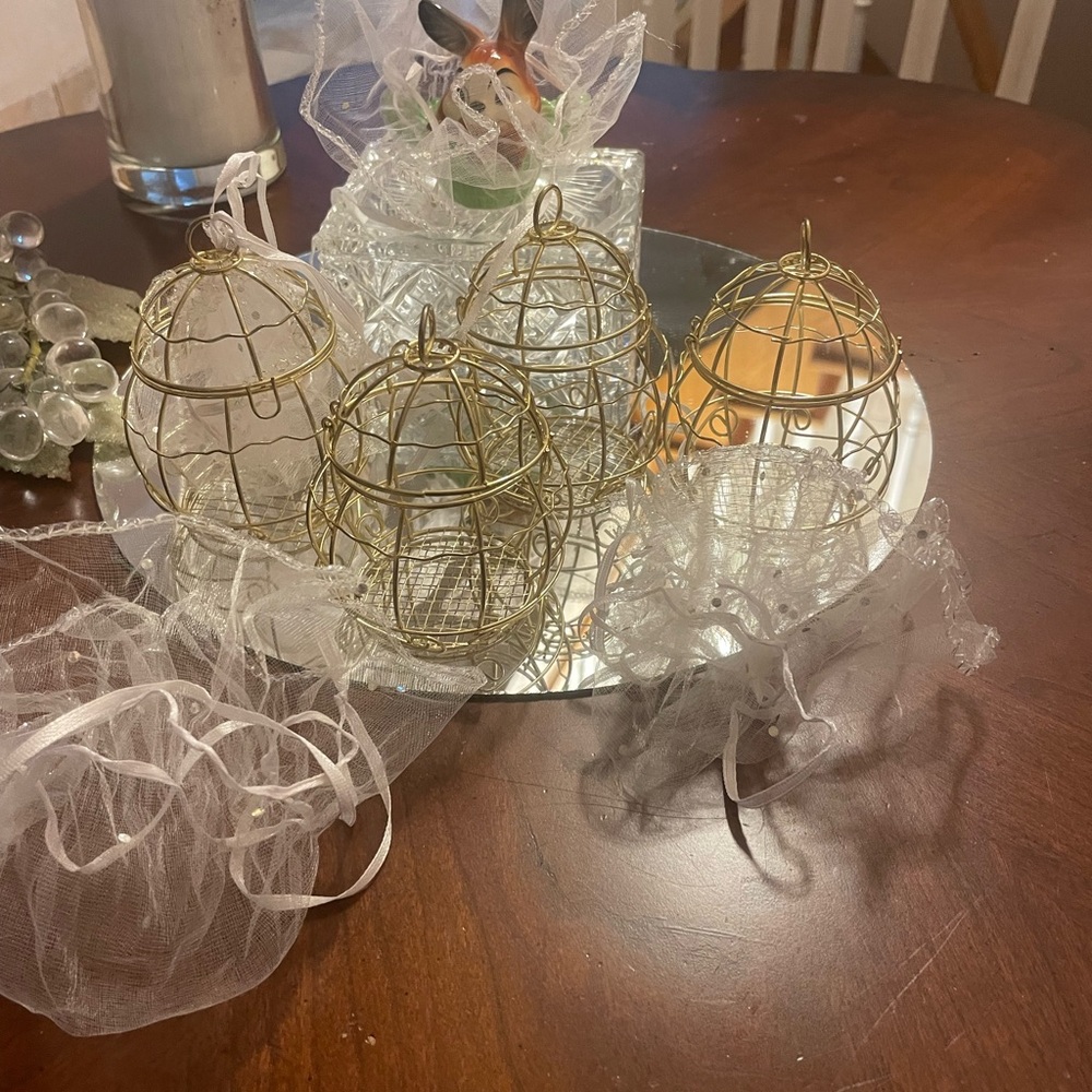 🛍️3 for $30🛍️NWOT Elegant 4 Gold Wire Birdcage Ornament with sheer giftbag